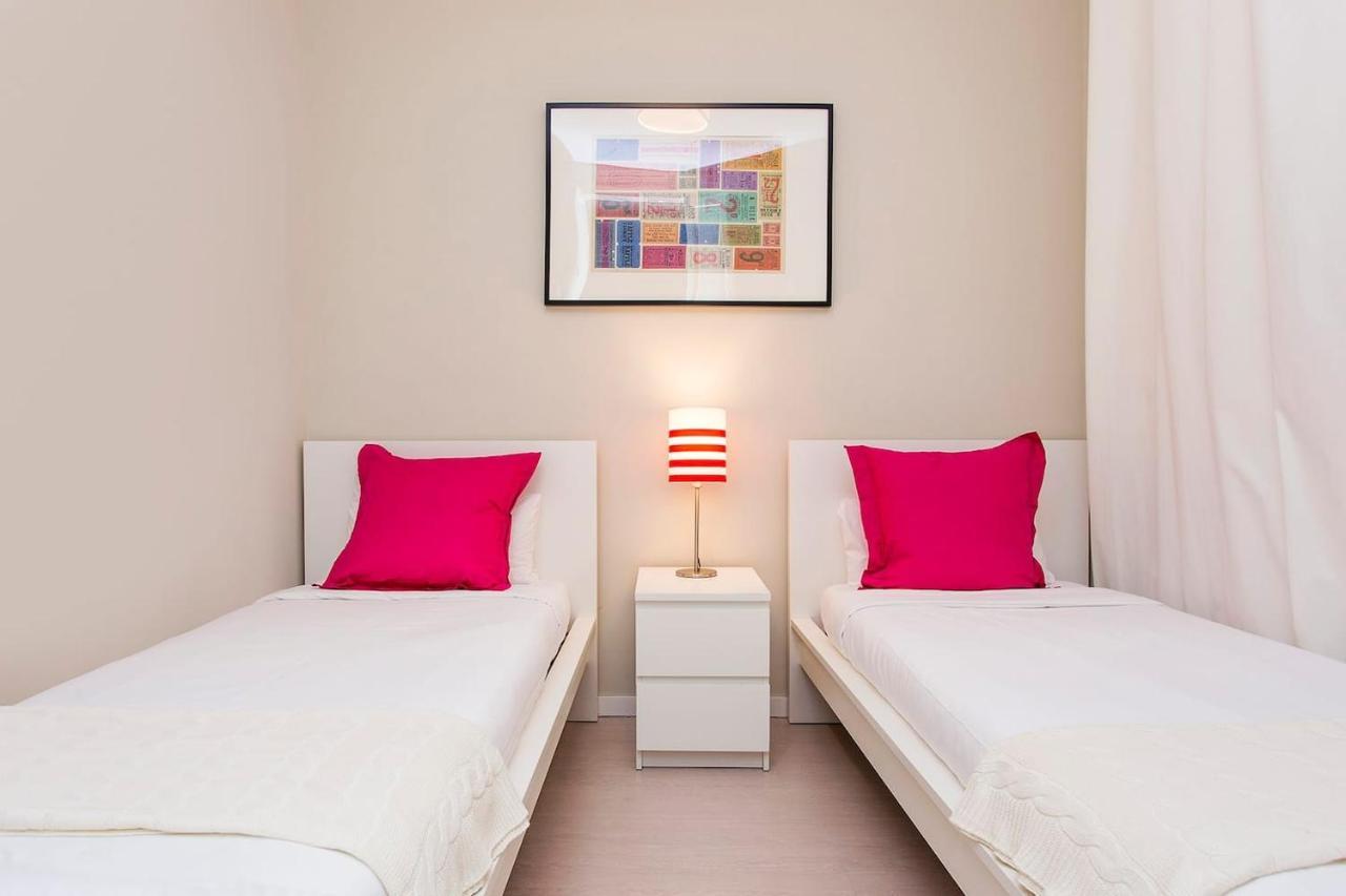ברצלונה Stay U-Nique Apartments Floridablanca II מראה חיצוני תמונה